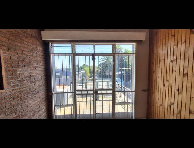 200M² OFFICE TO LET IN KRUGERSDORP CENTRAL